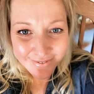 Meet your Posher, Casie